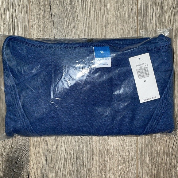 Linen-Blend V-Neck Henley T-Shirt - Picture 6 of 7